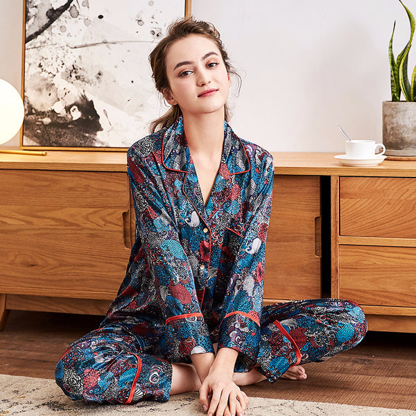 Spinning silk pajamas